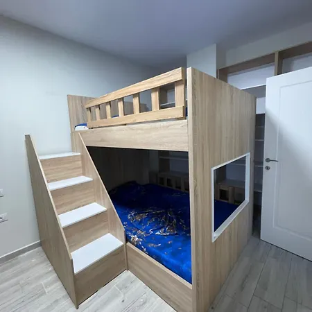 Апартаменты Joeli Beachfront